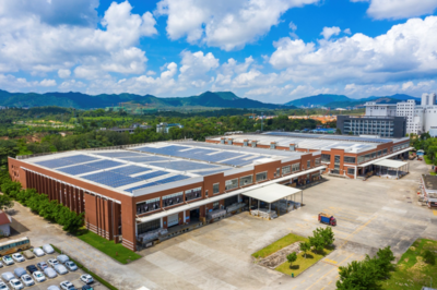 榮耀上榜，實力領航 勵致家私攬獲“辦公家具十大領軍品牌”等十項大獎，引領環保產品研發與銷售新風尚